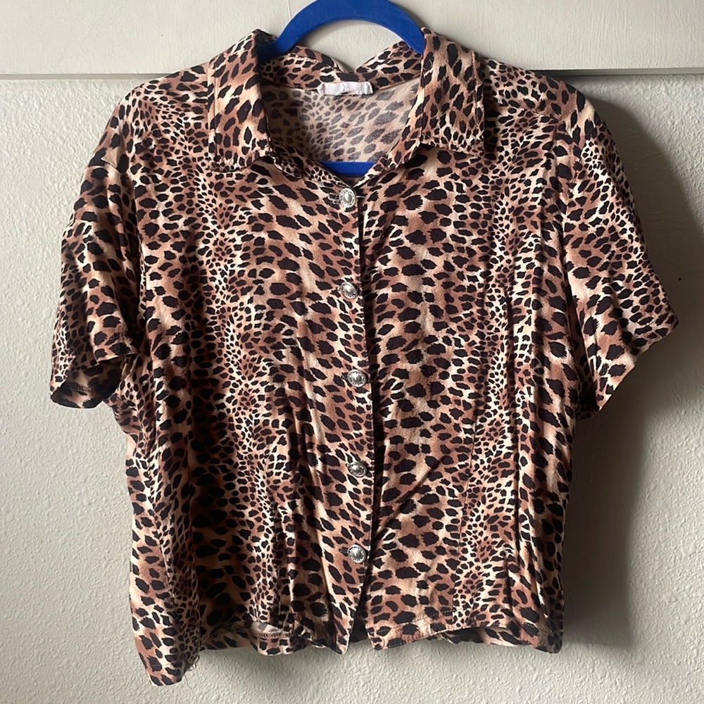 Vintage Tour De France short sleeve button down cropped blouse